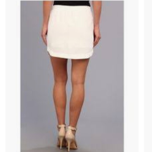 Townsen Like New White Pebble Skirt - Picture 3 of 7